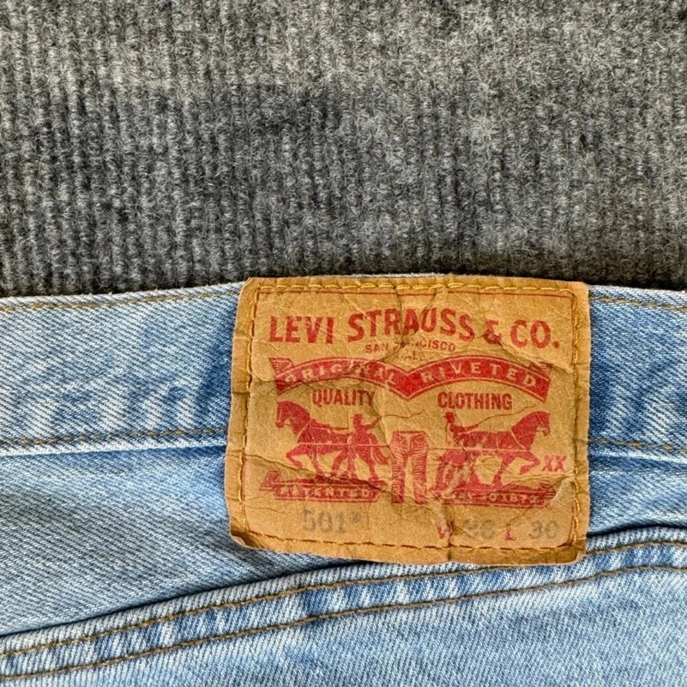 Levis 501 Original Fit Jeans Mens Light Wash Straight Leg Button Fly Denim